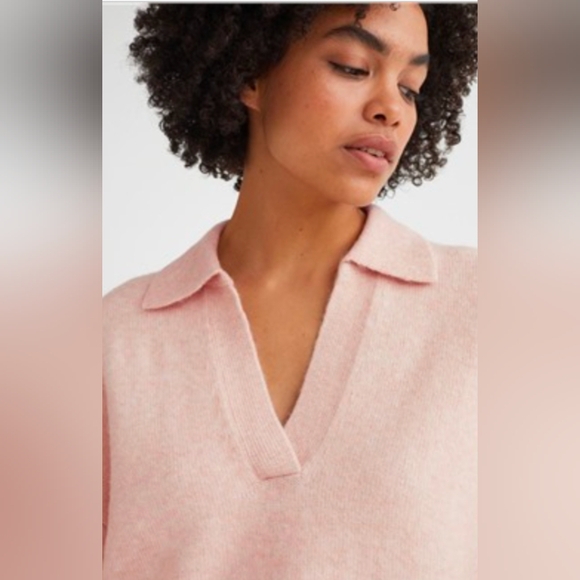 H&M Light Pink V-Neck Collared Fine Knit Sweater with Oversized Fit - Picture 3 of 8